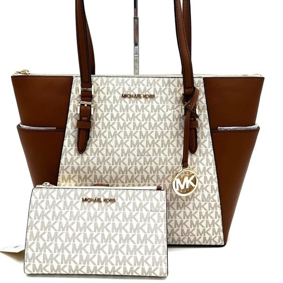 Michael Kors Large Charlotte Tote Bag & Large
Double Zip Wallet Vanilla/Brown - Picture 1 of 13